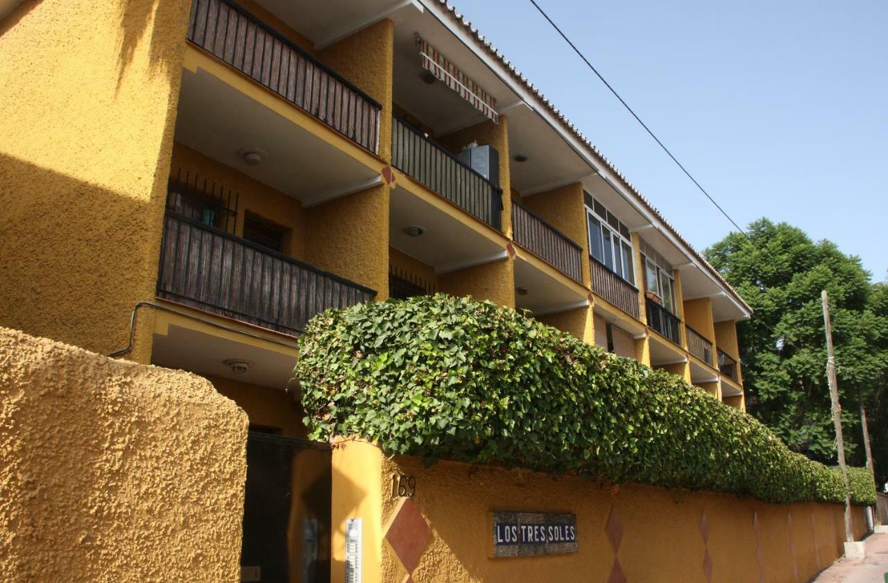 Apartamento Los Tres Soles Apartment Malaga Exterior photo